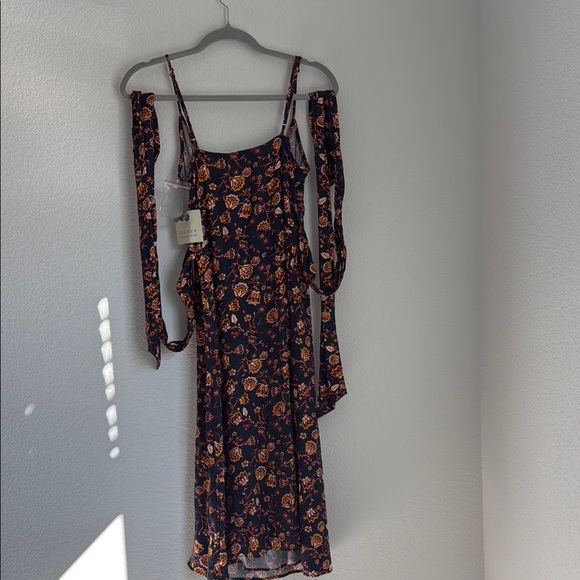 Hinge Red Long Sleeve Cut Out Sundress for Weddings - Picture 6 of 8